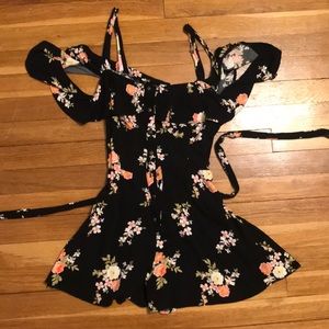 FLORAL ROMPER!